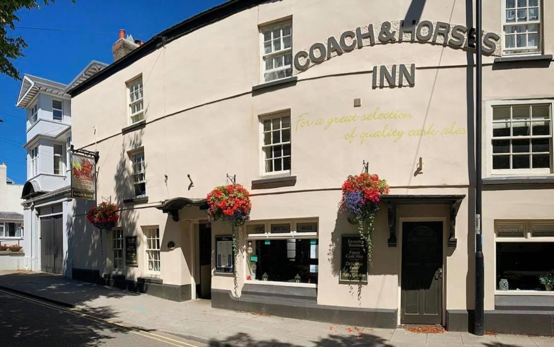 The Coach And Horses Inn Chepstow Exterior photo