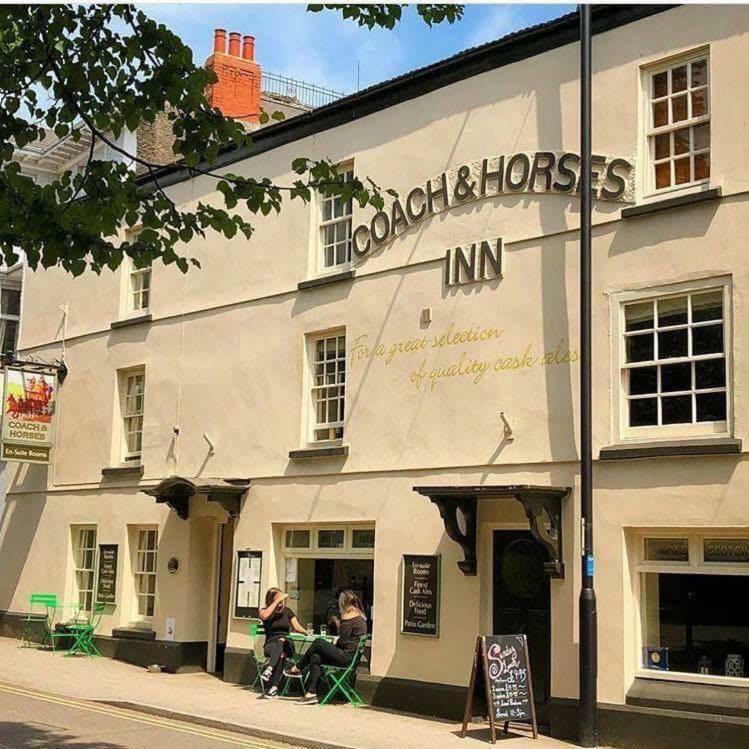 The Coach And Horses Inn Chepstow Exterior photo